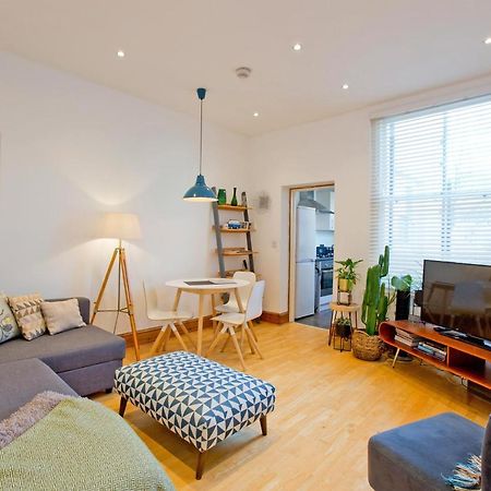 Spacious Highbury Fields 1 Bedroom Apartment - Parking By Request London Exteriör bild